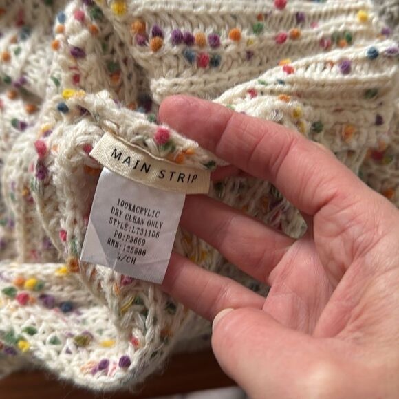 Main strip oversize sweater.  Off the shoulder.  Size Small. Twist back. - Picture 5 of 5